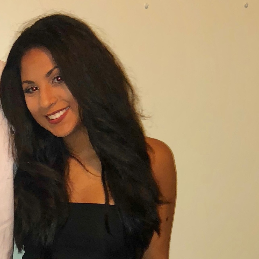 Meet your Posher, Alexis